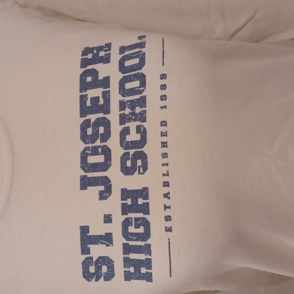 4/$40 White Long Sleeve Tee - Size Small - Picture 2 of 5